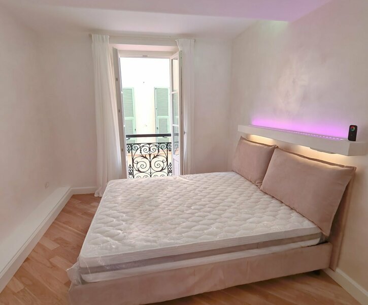 BEAUTIFUL 3-ROOM APARTMENT OF 80M2 COMPLETELY RENOVATED WITH TASTE