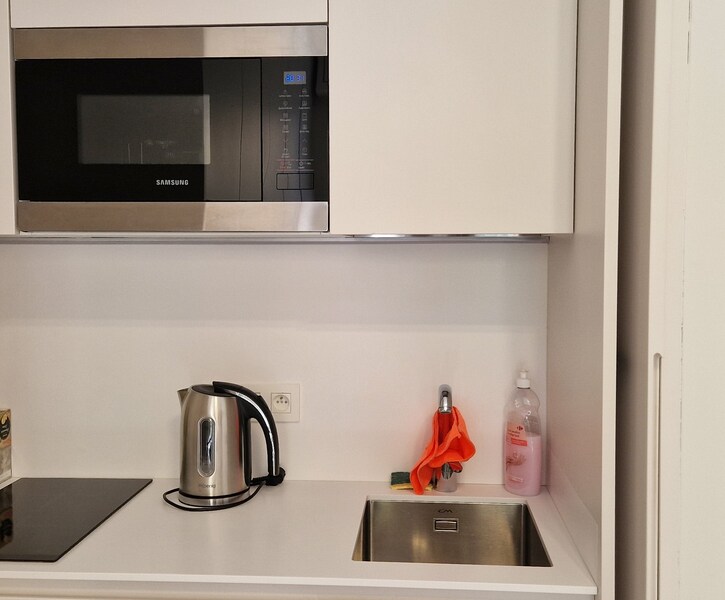 PORT STUDIO RENOVATED MIXED USE