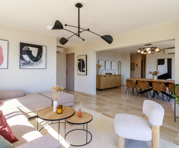 FULLY RENOVATED PENTHOUSE WITH PANORAMIC SEA VIEW 371M2 IN TOTAL 2 PARKING SPACES 2 CELLARS