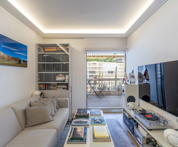 AGENTE ESCLUSIVO - 2P 60M² ELEGANTEMENTE RISTRUTTURATO - RESIDENZA CON PORTINERIA - PARCHEGGIO E CANTINA IN AGGIUNTA