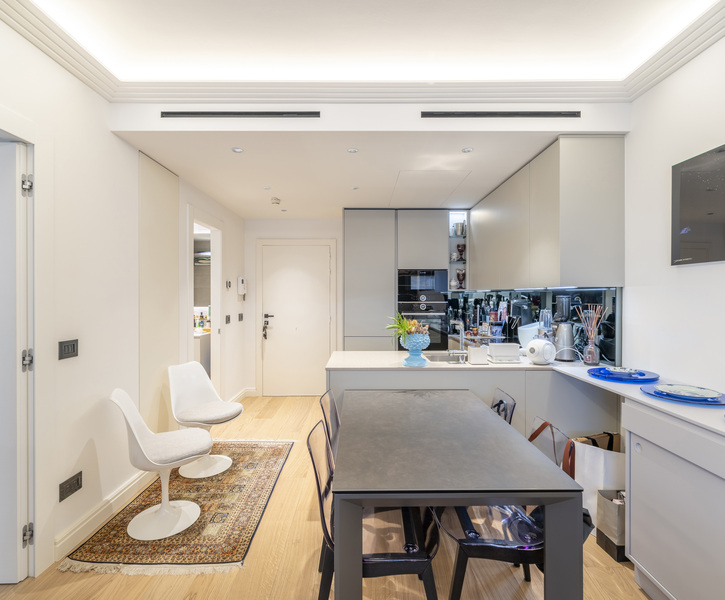 EXCLUSIVITE  - 2P 60M² ELEGAMMENT  RENOVE - RESIDENCE AVEC CONCIERGE - PARKING ET CAVE  EN SUS