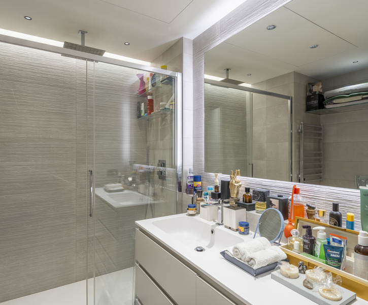 EXCLUSIVITE  - 2P 60M² ELEGAMMENT  RENOVE - RESIDENCE AVEC CONCIERGE - PARKING ET CAVE  EN SUS