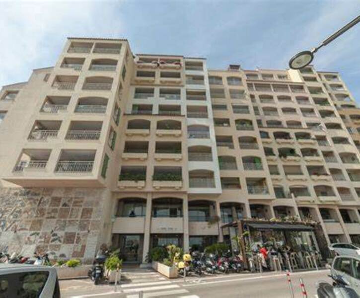 EDEN STAR - Grande cave saine en rez-de-chaussée